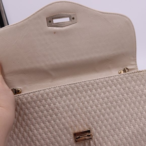 Urban Expressions Cream Quilted Envelope Clutch Bag | Certified Vegan - Picture 9 of 14